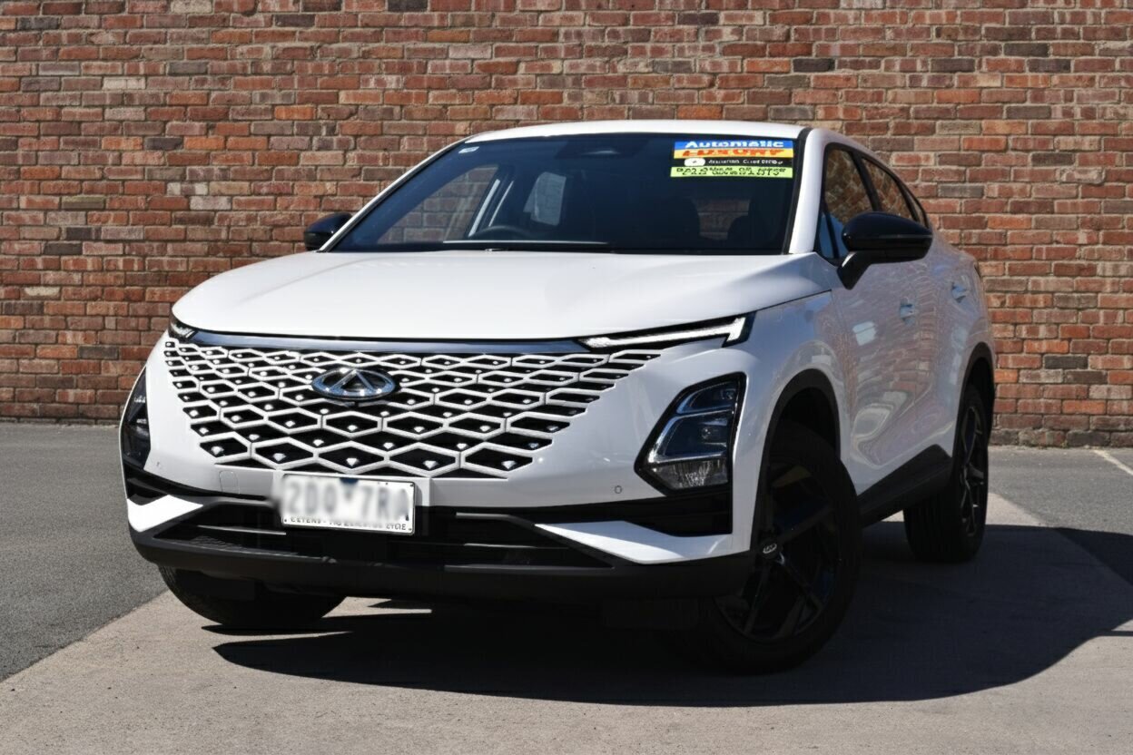 Image of a 2023 Chery Omoda 5 T34 BX (basic Version) White Continuous Variable Wagon