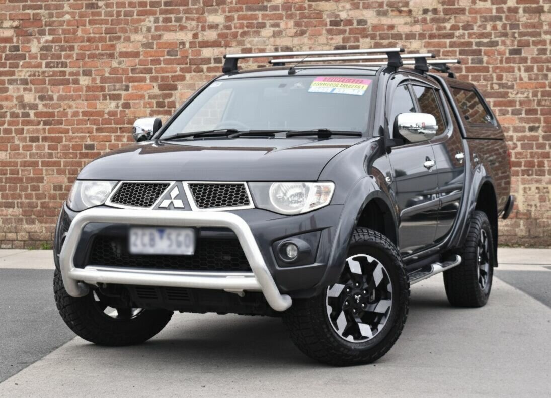 Image of a 2015 Mitsubishi Triton MN MY15 GLX-R (4x4) Grey 5 Speed Automatic 4x4 Double Cab Utility