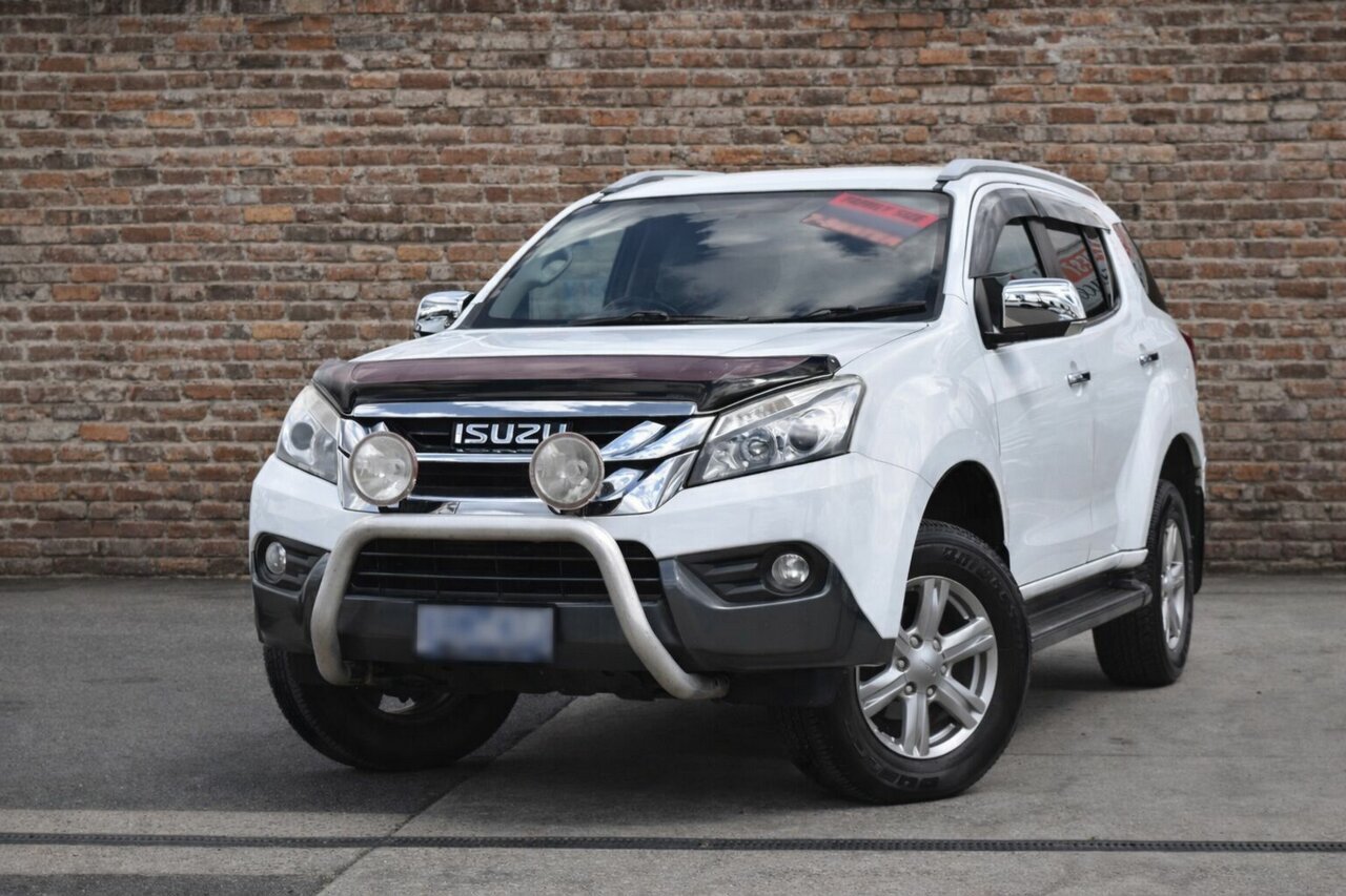 Image of a 2016 Isuzu MU-X UC MY15.5 LS-T (4x2) White 5 Speed Automatic Wagon