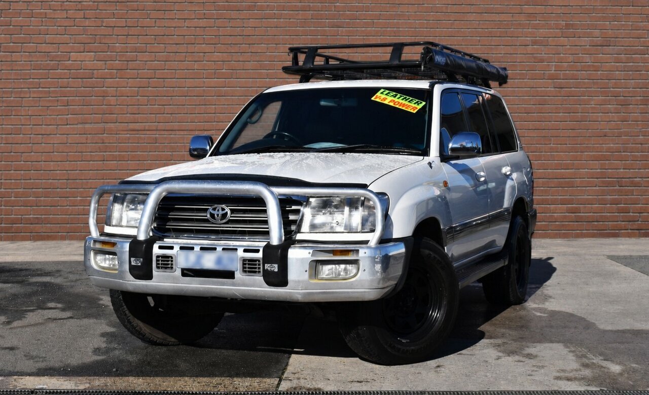 Image of a 2004 Toyota Landcruiser UZJ100R Sahara (4x4) White 5 Speed Automatic Wagon