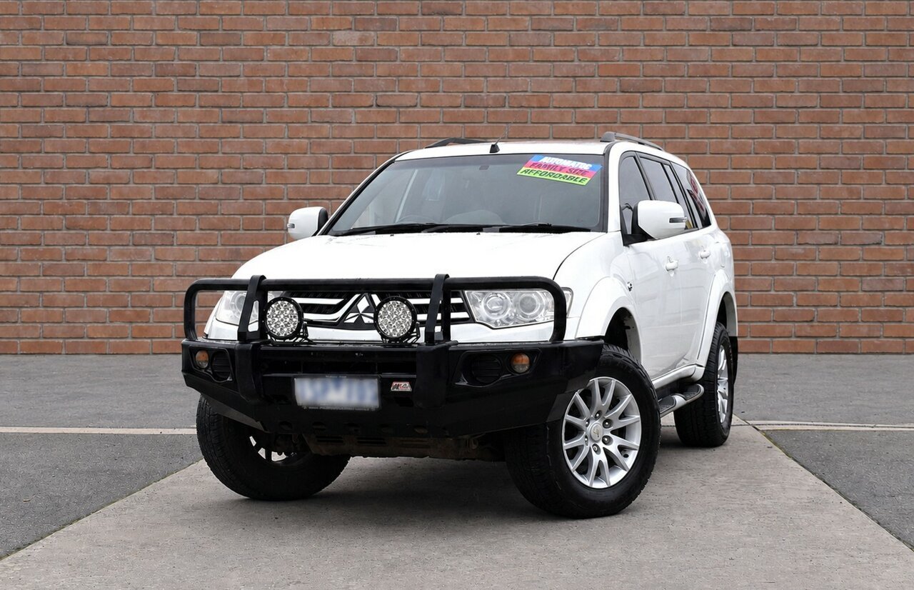 Image of a 2015 Mitsubishi Challenger PC MY14 (4x4) White 5 Speed Automatic Wagon